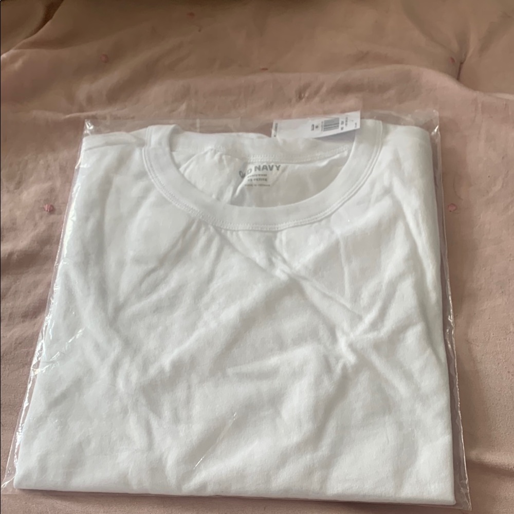 Old Navy Women's White long sleeve top UNOPENED STILL IN PACKAGE